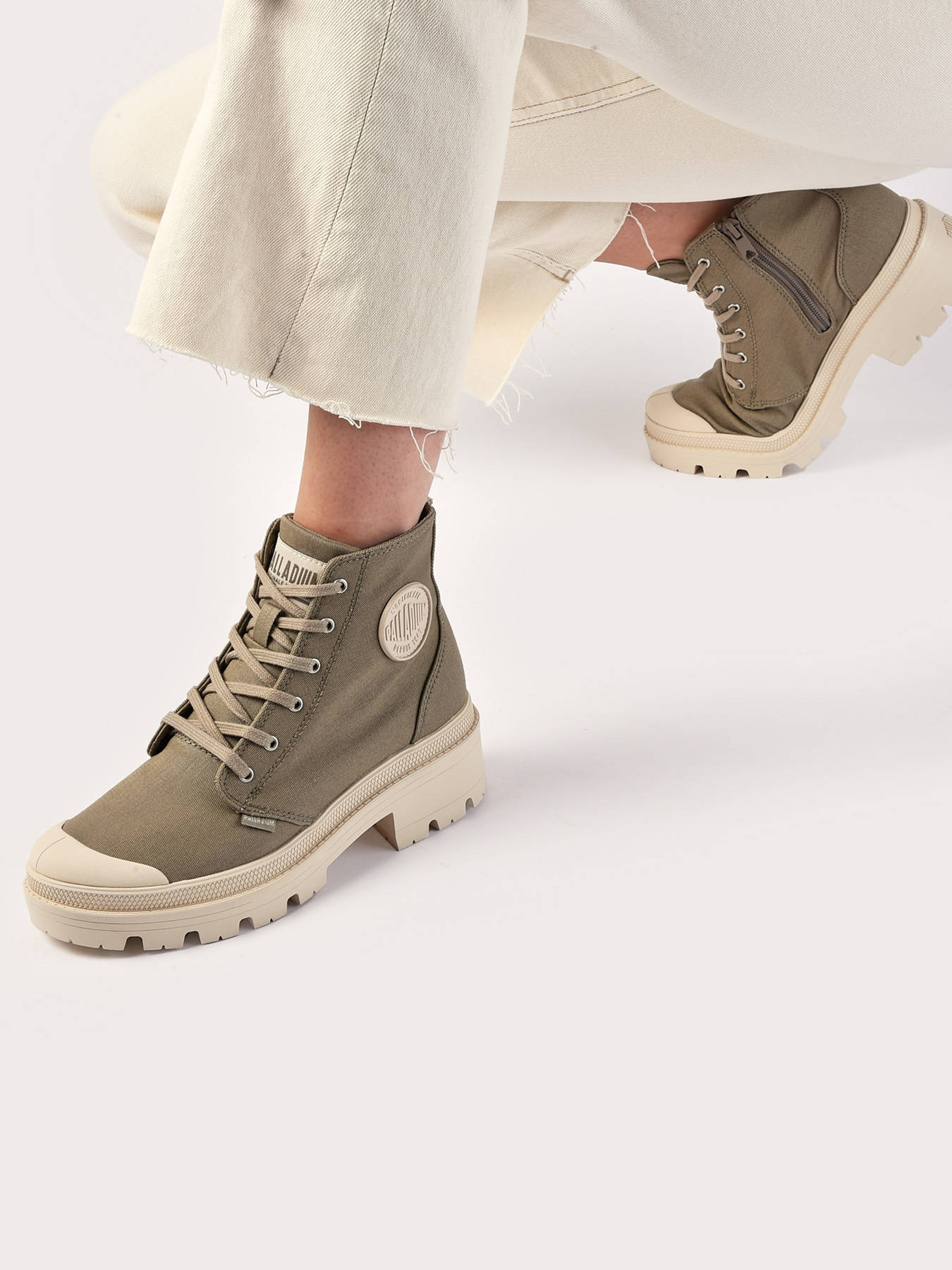Laarzen voor Palladium Laarzen Pallabase Twill in het Naturel Dames Schoenen  voor voor Laarzen voor Enkellaarzen allware.com.br