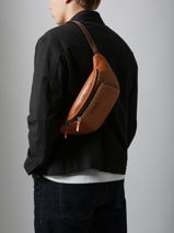 Belt Bag New Men Leder Maverick Bruin new men MAVNM816-vue-porte
