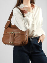Schoudertas Nomade Leder Gerard darel Bruin midday B402-vue-porte