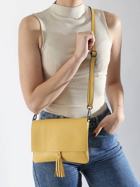 Cross Body Tas Caviar Leder Milano Geel caviar CA22112 ander zicht 2