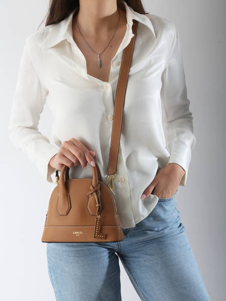 Cross Body Tas Belleville Leder Lancel Bruin belleville A13735 ander zicht 1