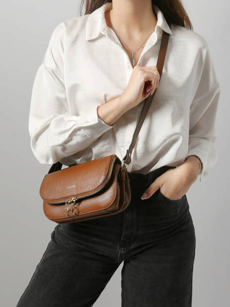 Cross Body Tas S Tradition Leder Etrier Bruin tradition ETRA059S ander zicht 1