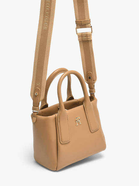 Handtas Th Essential Tommy hilfiger Beige th essential AW18371 ander zicht 2