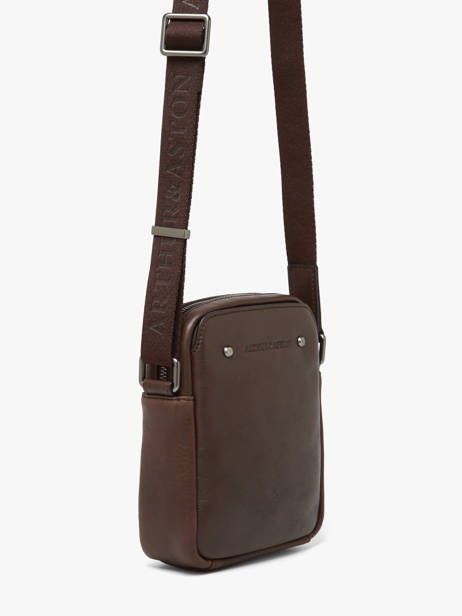 Cross Body Tas Arthur & aston Bruin danny 5 ander zicht 1