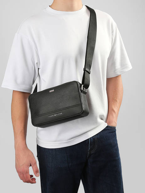 Cross Body Tas Tommy hilfiger Zwart central AM14435 ander zicht 1