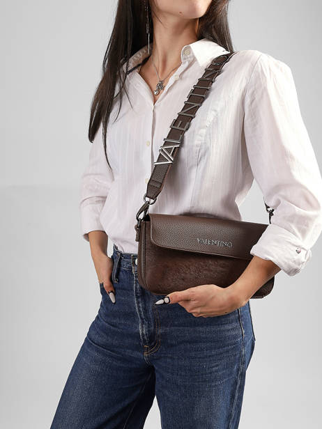 Schoudertas Alexia Winter Valentino Bruin alexia winter VBSA9N04 ander zicht 1
