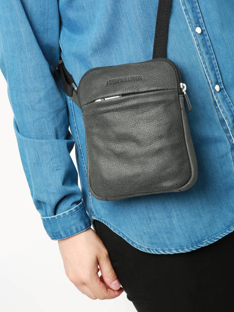 Cross Body Tas Arthur & aston Zwart cristiano 1081 ander zicht 1